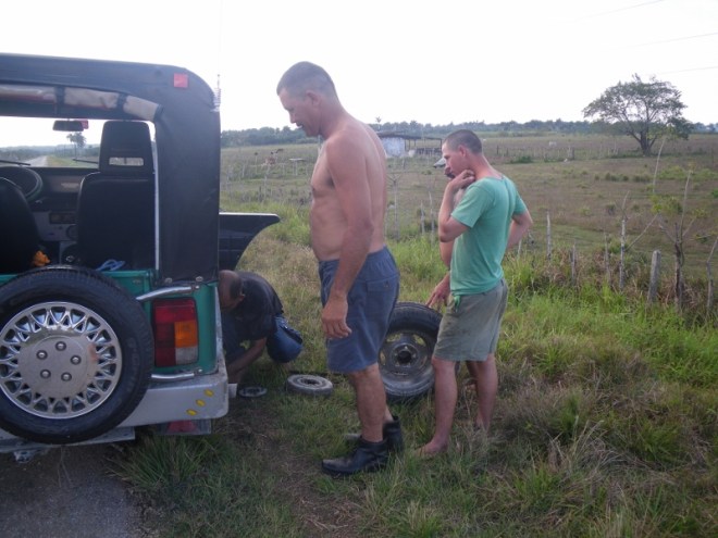 Cuban car repair as a spectator sport
